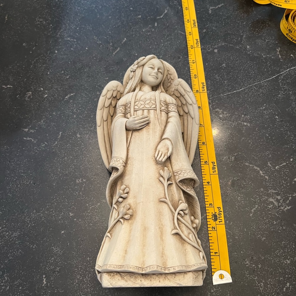 Angel figurine